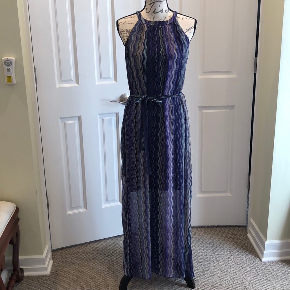 Maxi dress with short underskirt.